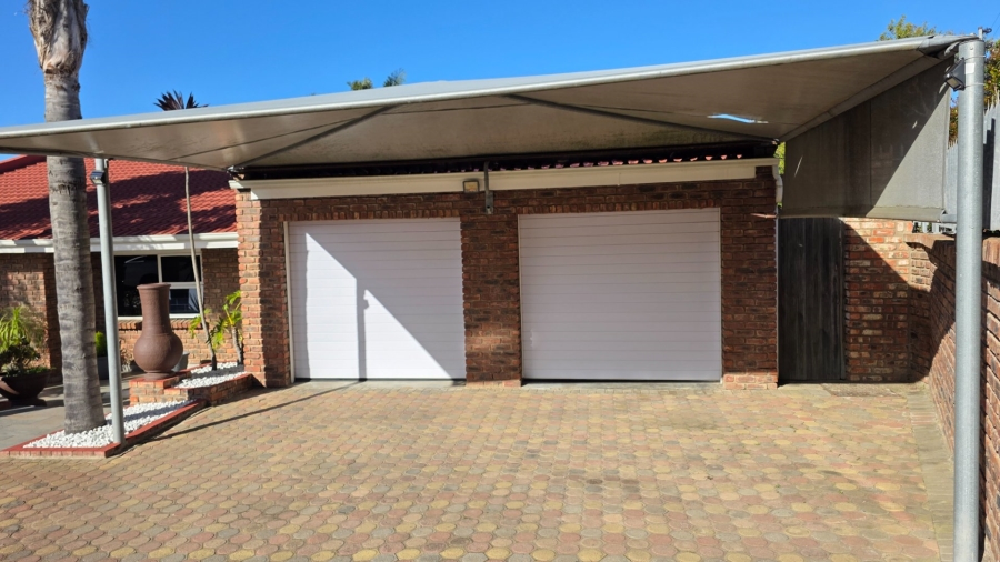 3 Bedroom Property for Sale in Hartenbos Central Western Cape